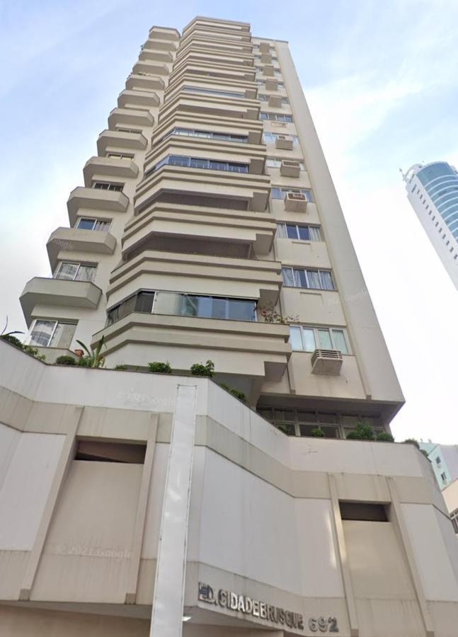 Apto Av Brasil Quadra Mar Balneário Camboriú Buitenkant foto